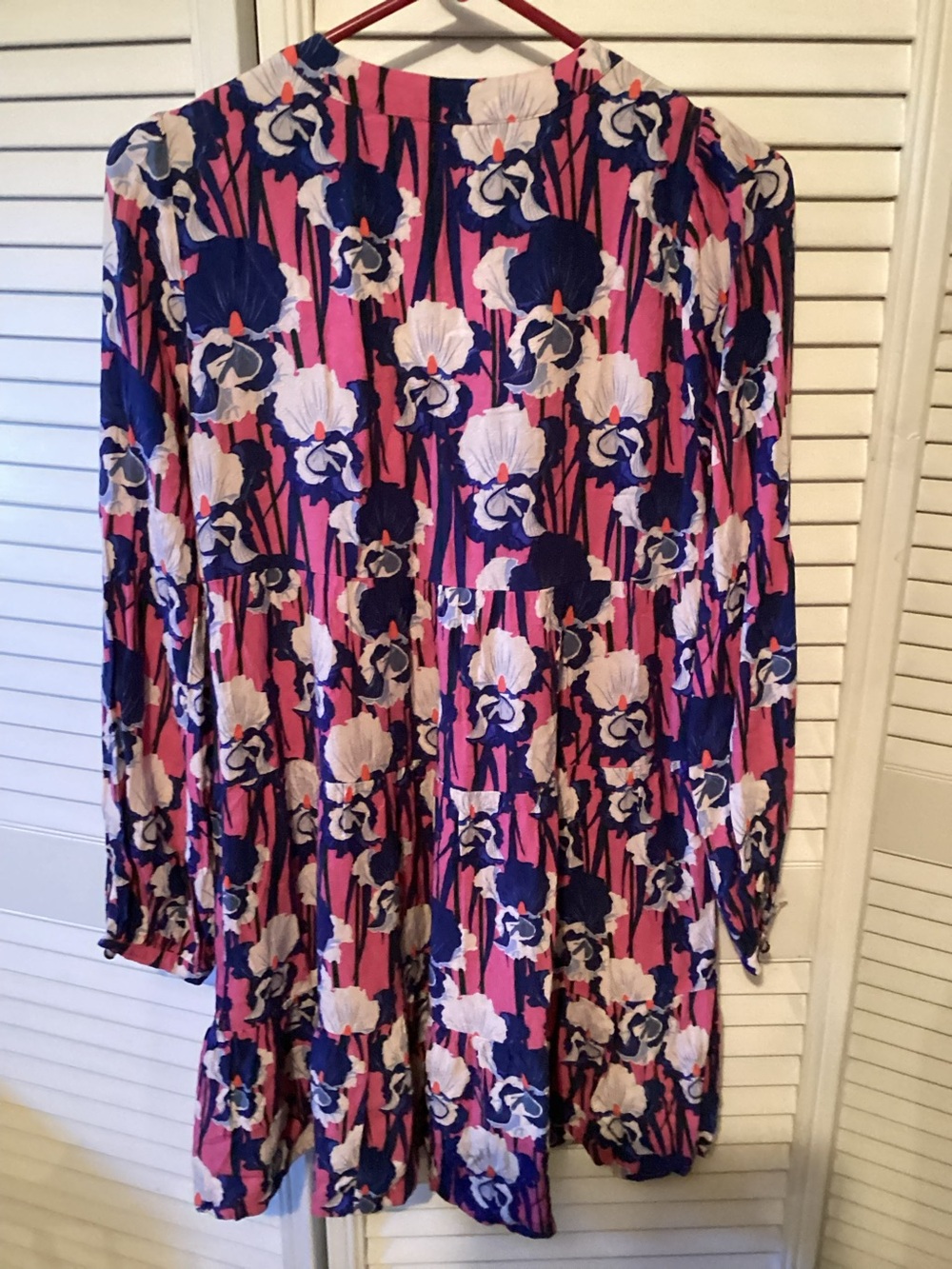 The Art of Anthropolgy Tie Breaker Janice Lecour long sleeve pink, blue floral,